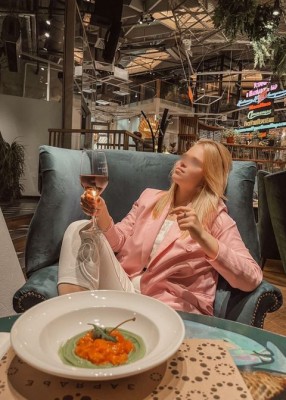 Проститутка Николь