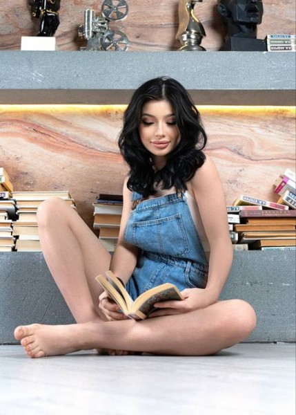 Проститутка Мия